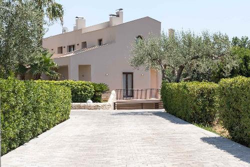 Villa con piscina tra il centro storico e il mare 